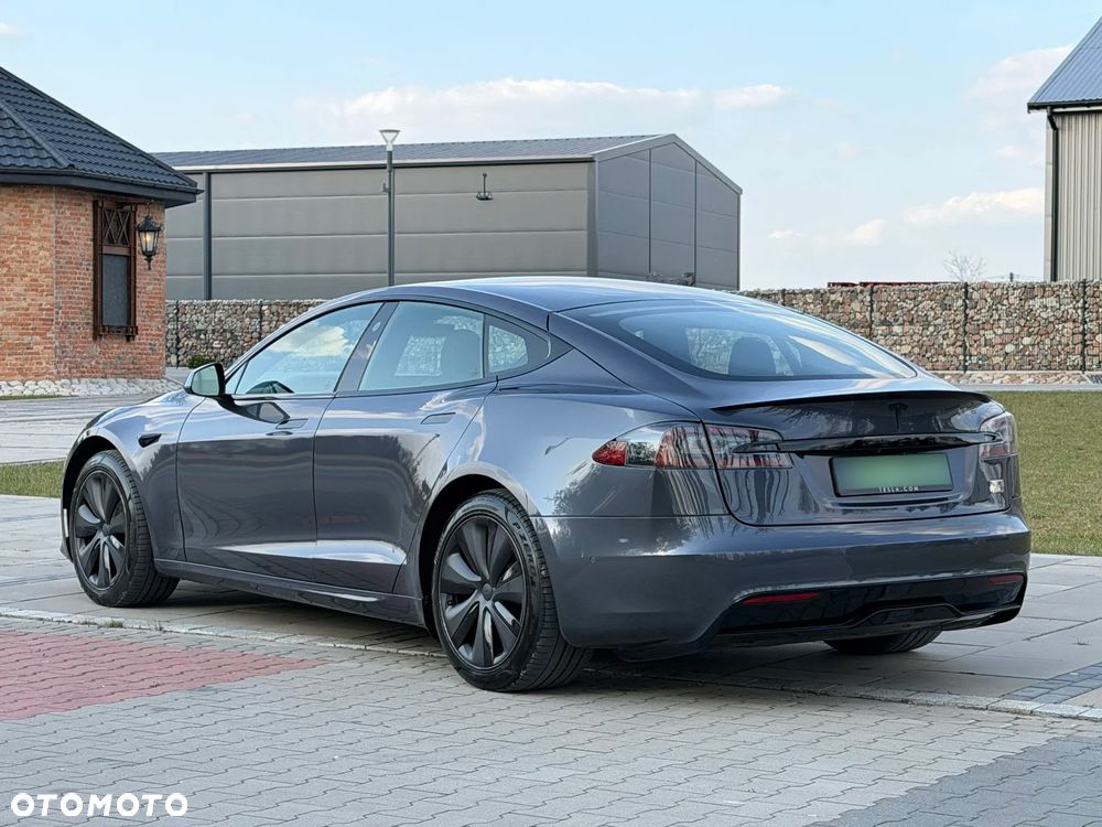 Tesla Model S - 7