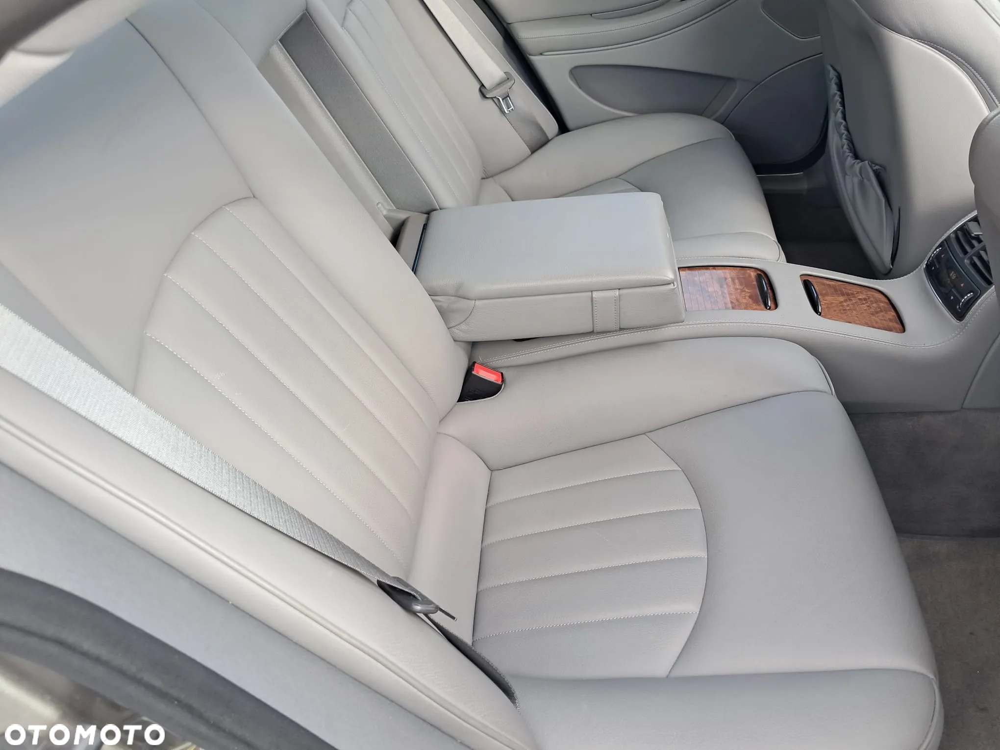 Mercedes-Benz CLS - 12