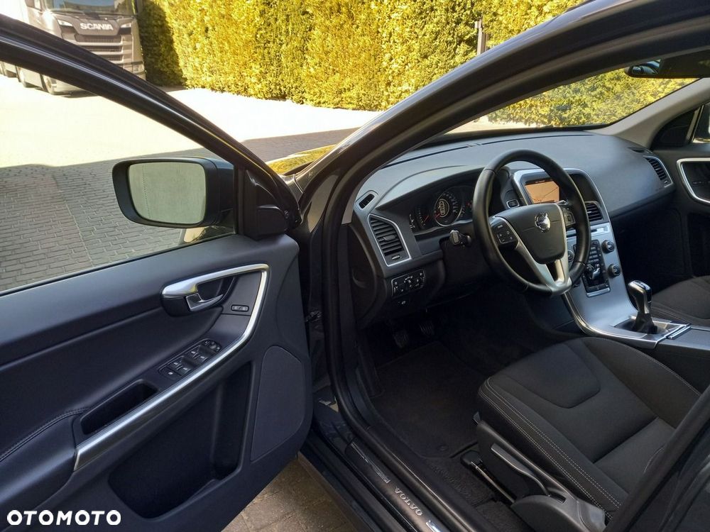 Volvo XC 60 D3 Momentum - 27