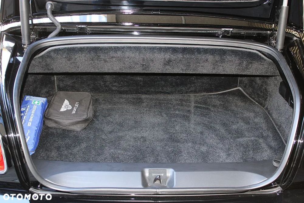 Bentley Azure Standard - 38