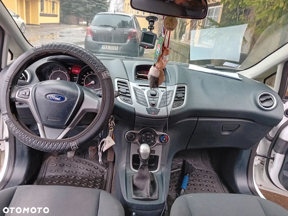 Ford Fiesta 1.6 TDCi DPF Trend - 9