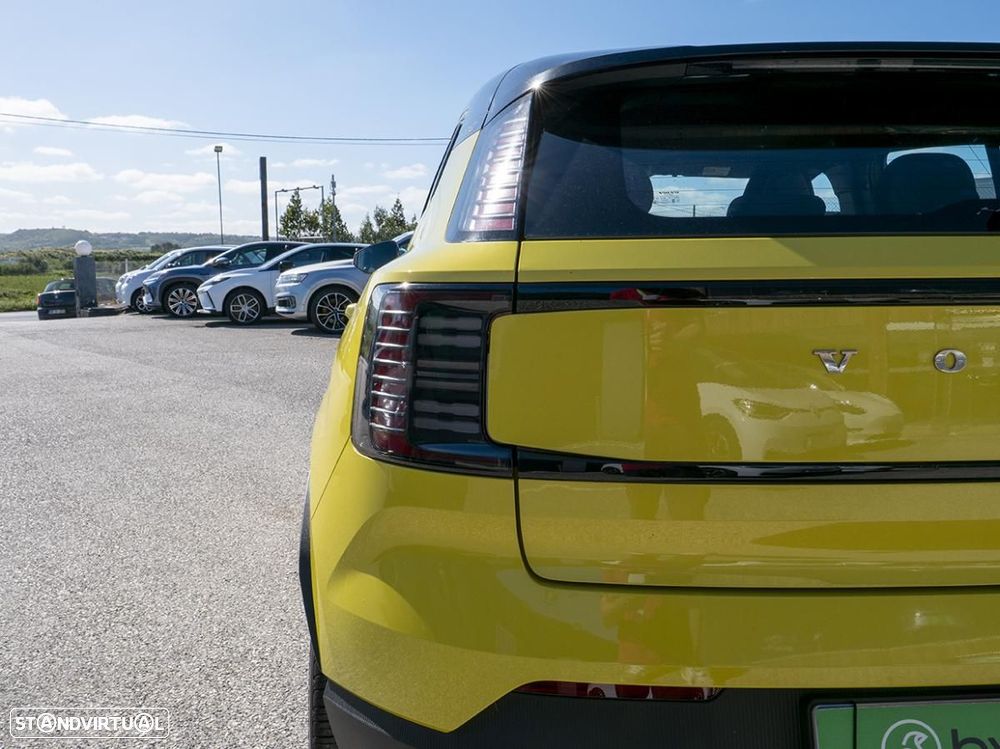 Volvo EX30 Single Motor Extended Range RWD Plus - 15