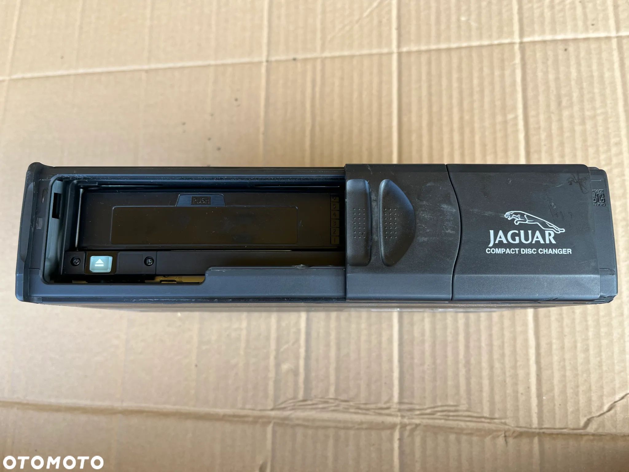 Zmieniarka CD 1X43-18C830 Jaguar XJ X350 X358 - 1