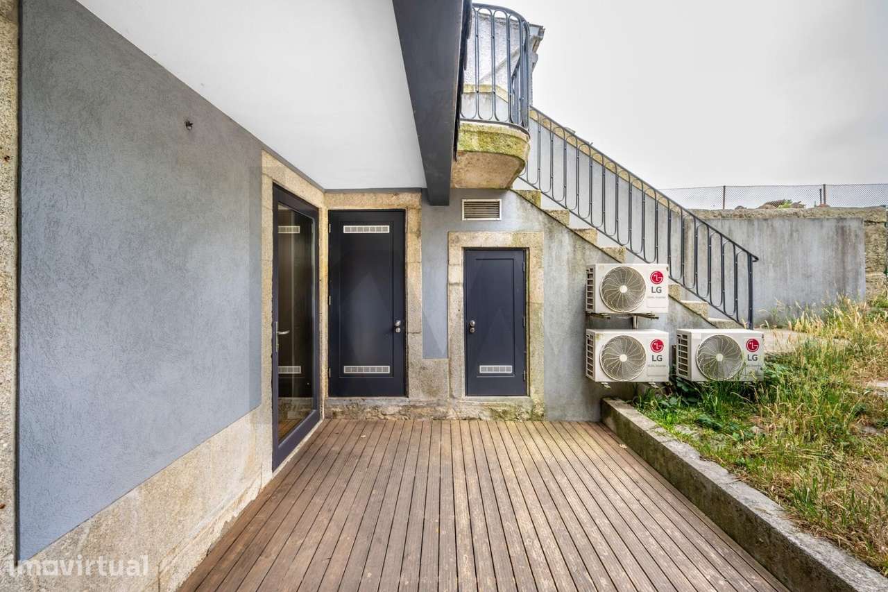 Arrendamento T2 Duplex na Lapa — Porto — Varanda, Terraço e espaço ext - Grande imagem: 3/30