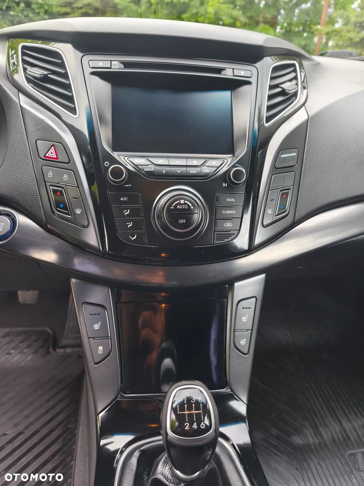 Hyundai i40 i40cw 1.7 CRDi Fifa World Cup Edition - 20