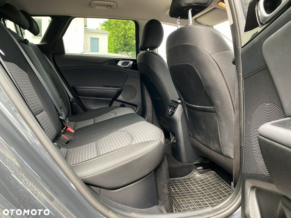 Kia Ceed - 25