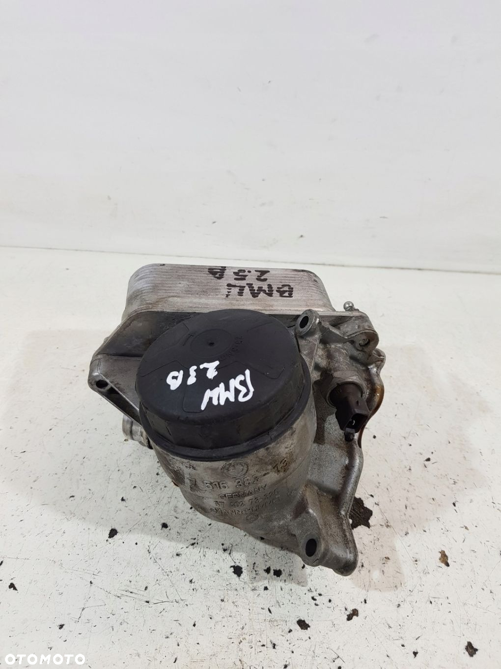 OBUDOWA FILTRA OLEJU 7516383 BMW E90 E91 E60 E61 2.5 B - 4