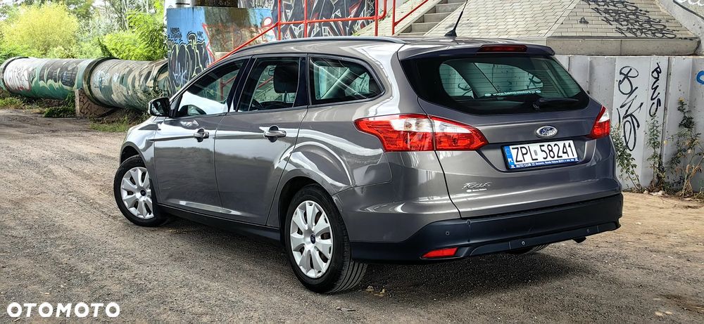 Ford Focus 1.6 Ambiente - 12