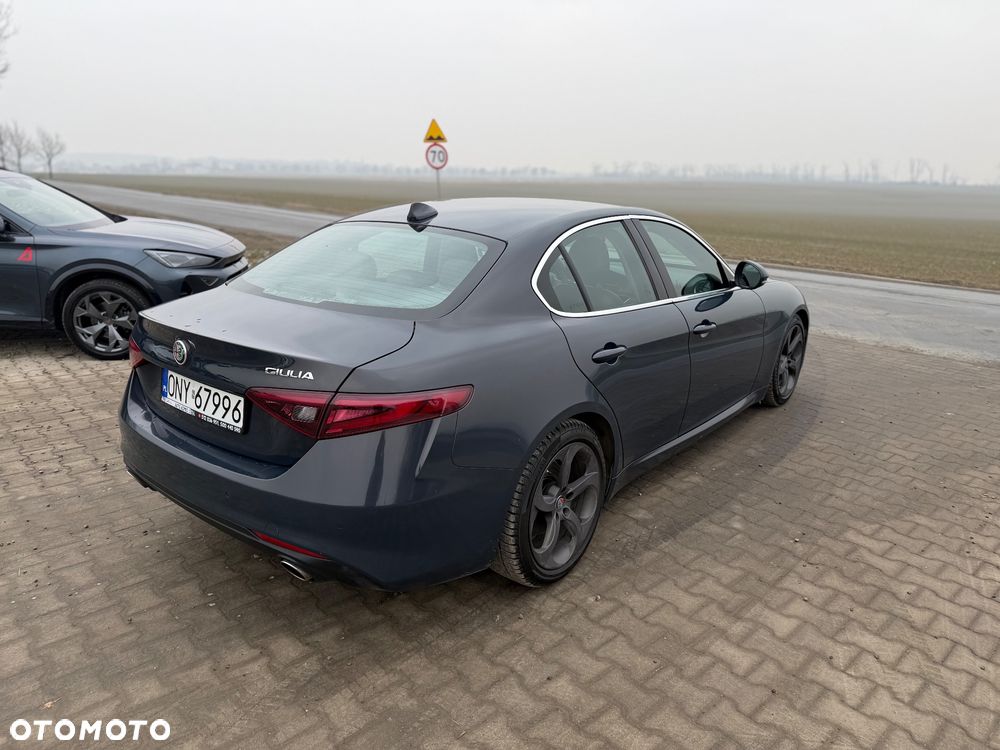 Alfa Romeo Giulia 2.2 Super - 13