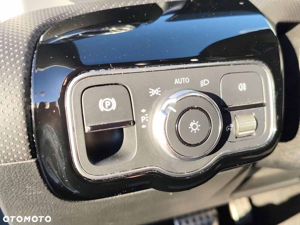 Mercedes-Benz CLA - 15