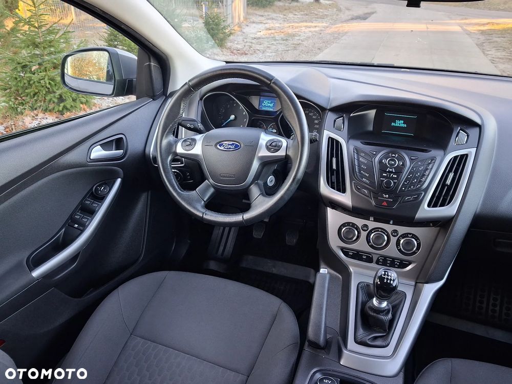 Ford Focus 1.0 EcoBoost Trend - 33