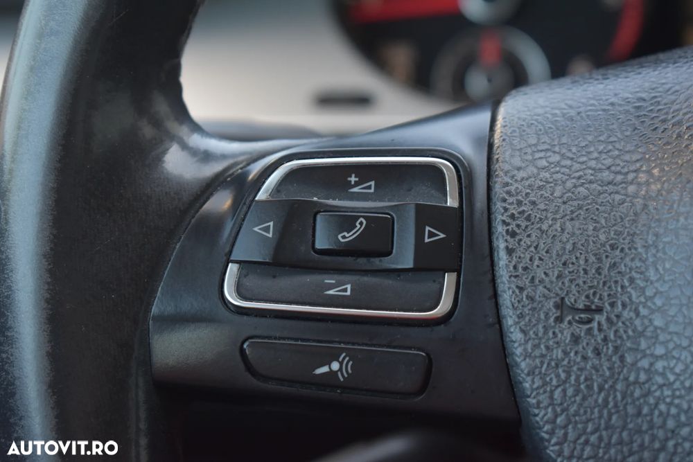 Volkswagen Passat 2.0 TDI DPF 4Motion Sportline - 35