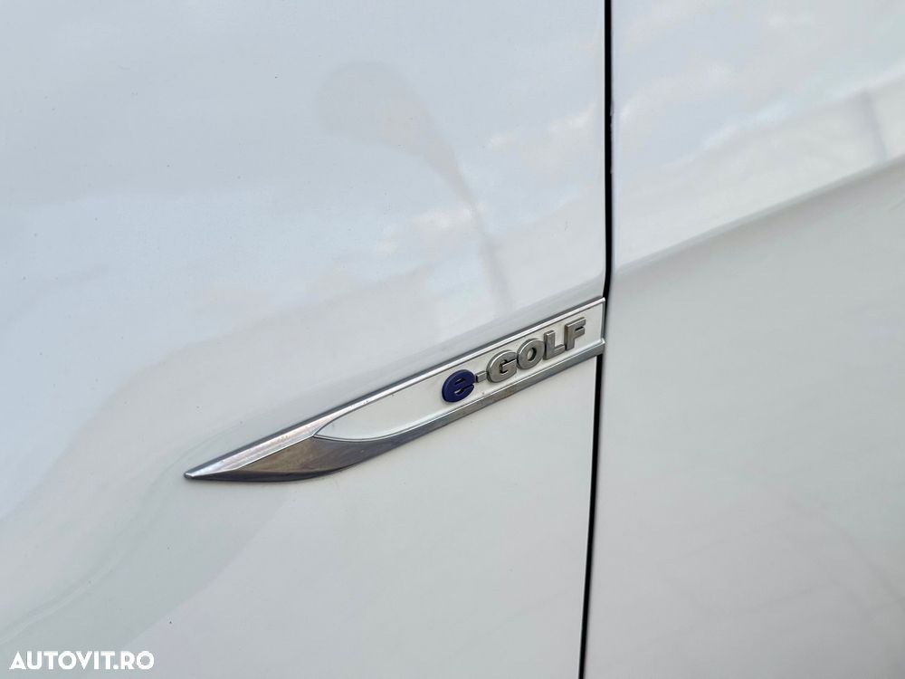 Volkswagen e-Golf - 14