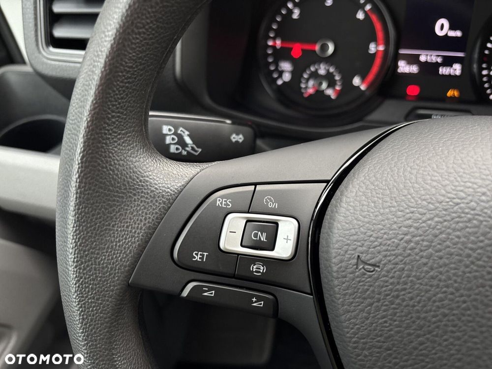 Volkswagen Crafter Furgon 4490 - 15