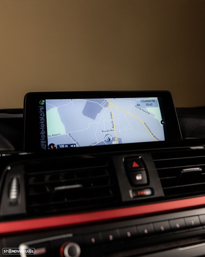 BMW 318 d xDrive Sport Line - 14