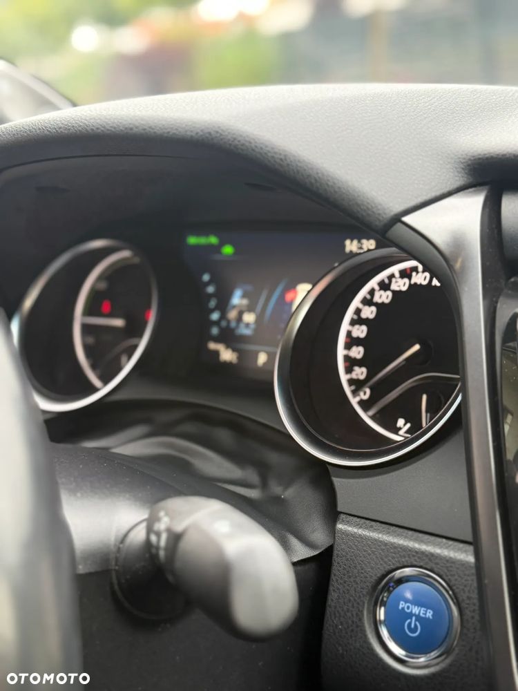 Toyota Camry 2.5 Hybrid Executive CVT - 23