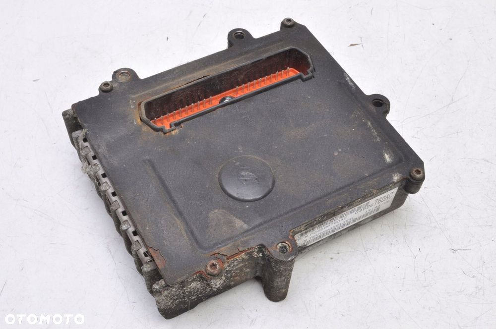 CHRYSLER VOYAGER III 3.3 KOMPUTER SILNIKA 04686760AC - 2