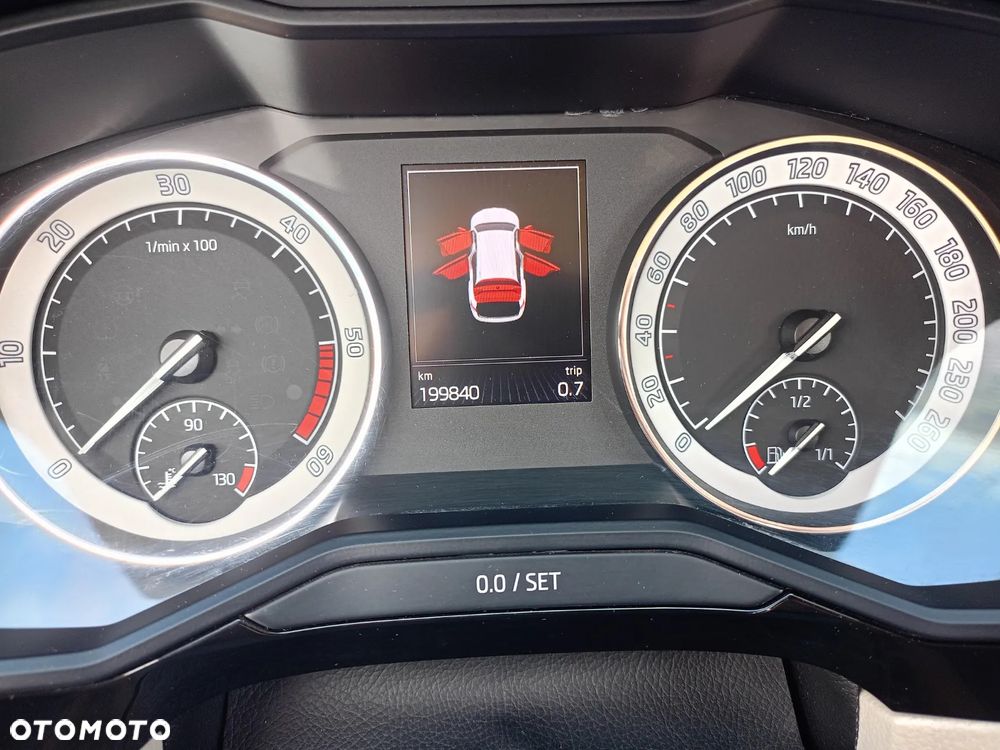 Skoda Superb 2.0 TDI DSG L&K - 13