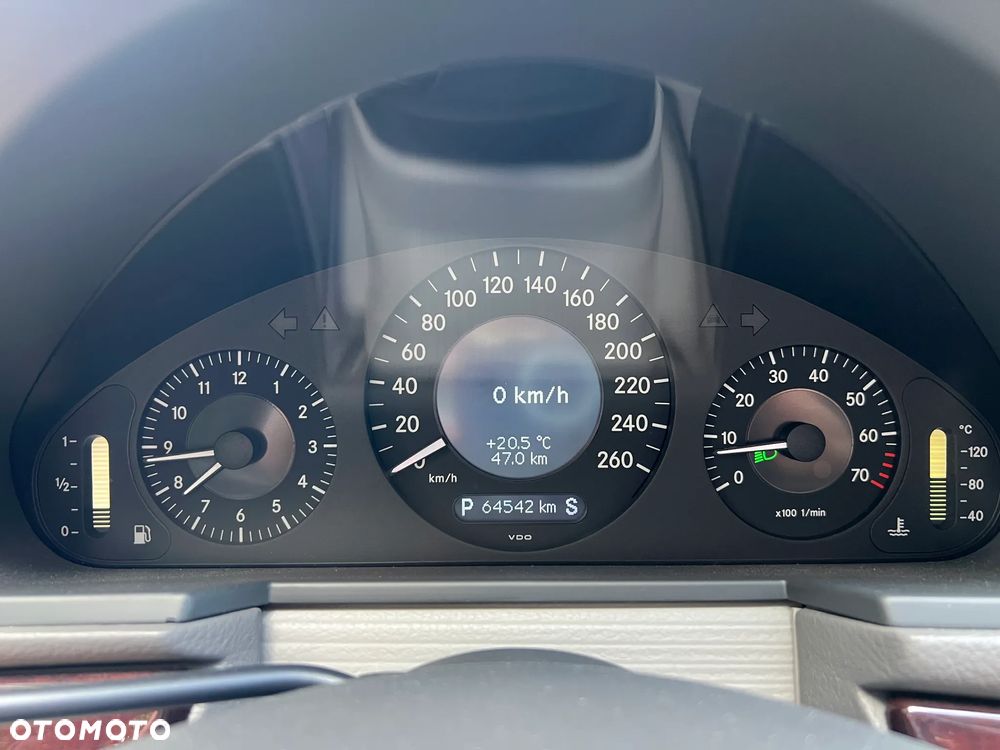 Mercedes-Benz Klasa E - 24