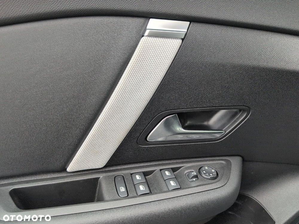 Citroën C4X 1.2 mHEV Max eDCT6 - 12