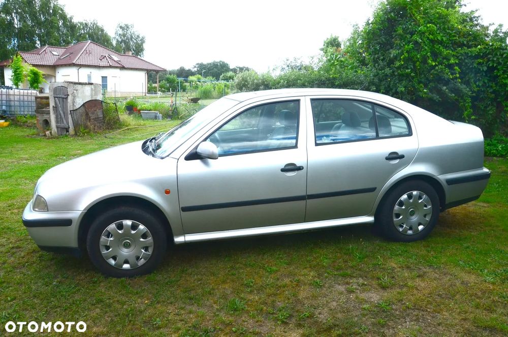 Skoda Octavia 1.6 GLX - 3