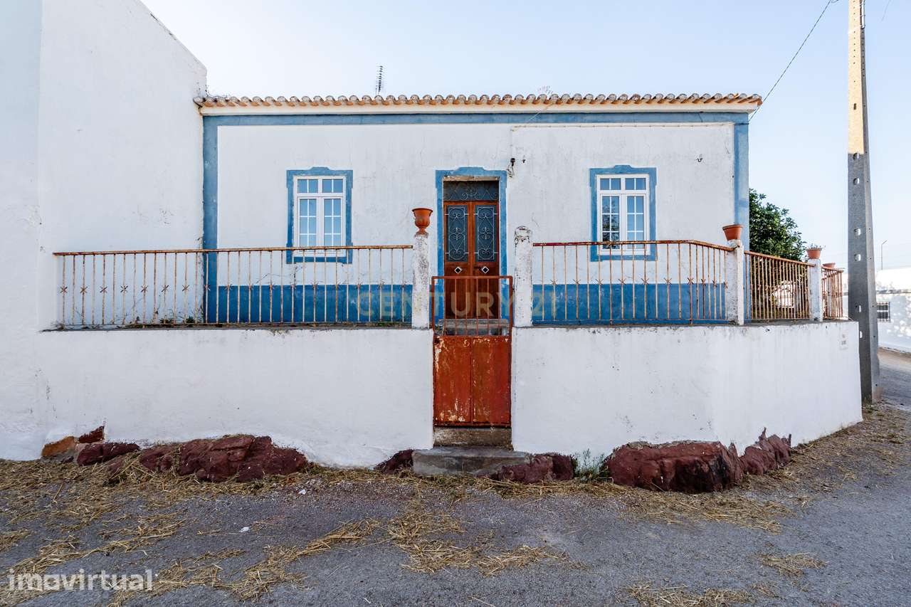 Tradicional moradia térrea I Logradouro I Amorosa – São Bartolomeu de - Grande imagem: 2/38