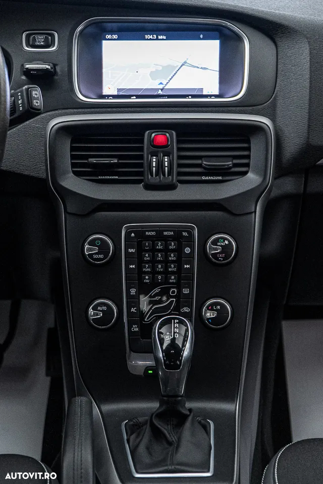 Volvo V40 D2 Aut. Momentum - 4