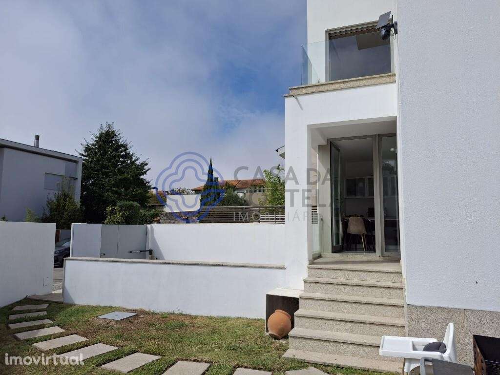 Moradia T4 à venda junto ao Parque da Cidade em Aldoar no Porto - Grande imagem: 3/29
