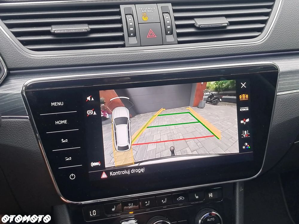 Skoda Superb 2.0 TDI DSG Premium Edition - 26