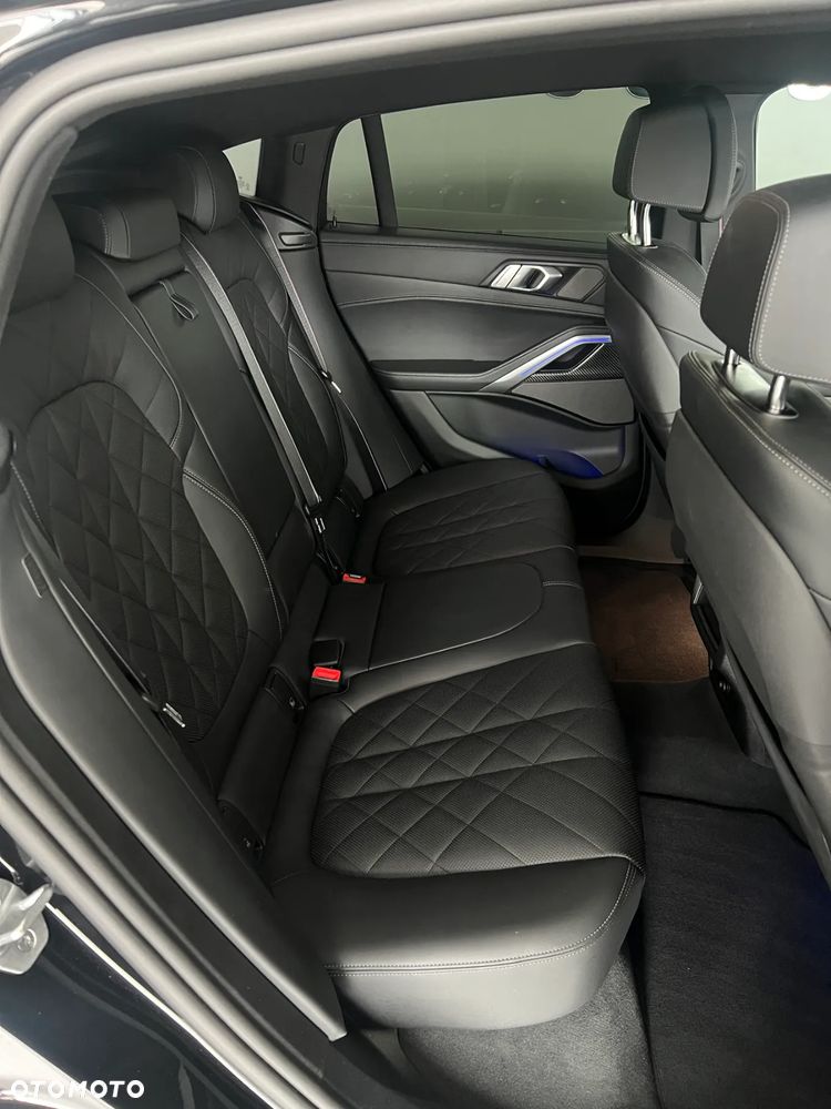 BMW X6 xDrive40i - 17