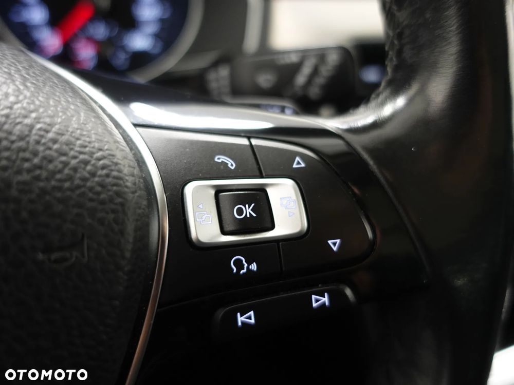 Volkswagen Passat 2.0 TDI SCR DSG Highline - 39