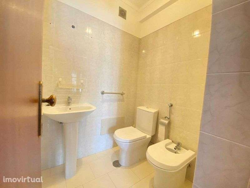 Arrenda-se Apartamento T3 – Excelente Localização em Coimbra - Grande imagem: 5/12