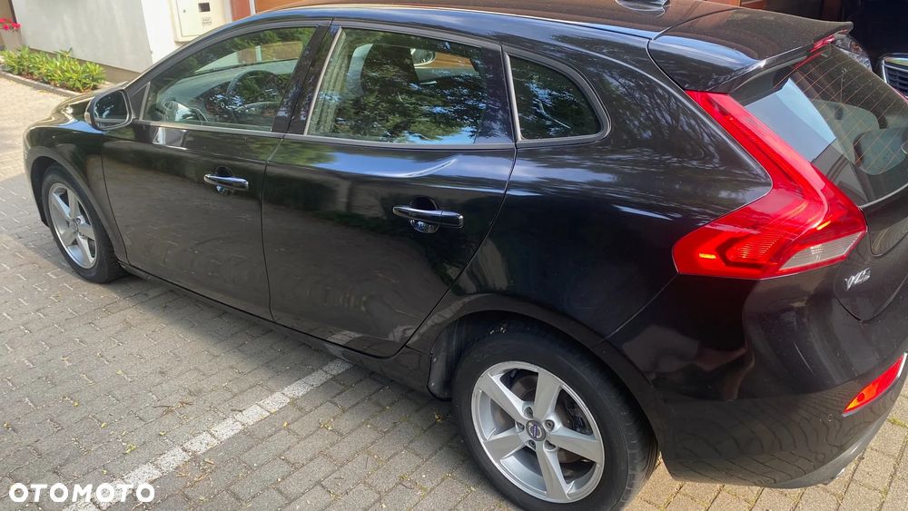 Volvo V40 D3 Momentum - 4