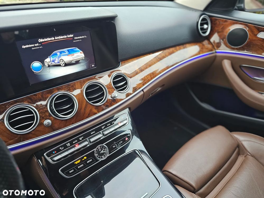 Mercedes-Benz Klasa E 220 d 9G-TRONIC Exclusive - 19
