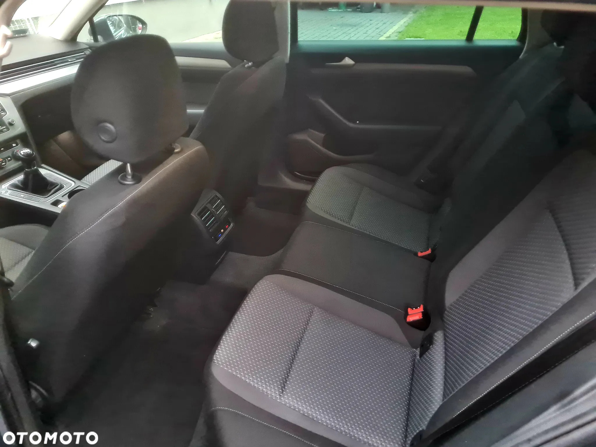 Volkswagen Passat 1.6 TDI BMT Trendline - 25
