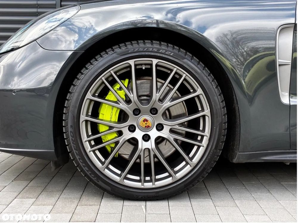 Porsche Panamera 4 E-Hybrid Platinum Edition - 27