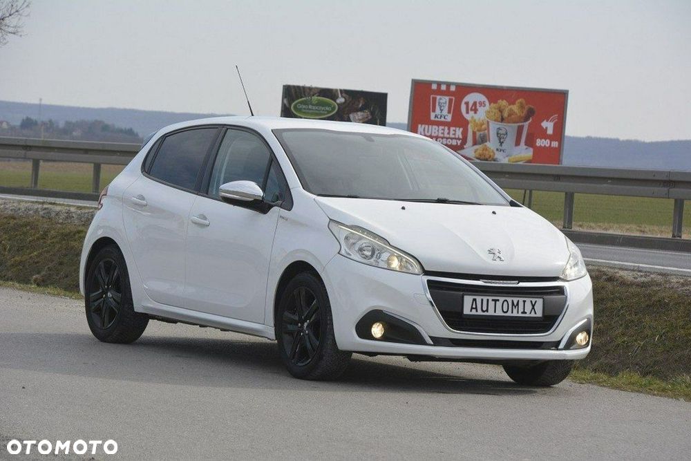 Peugeot 208 82 PureTech Style - 13