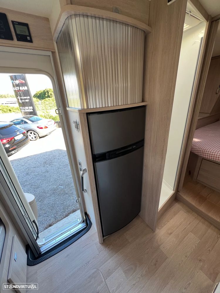 Rapido Serie 8F Cama Central - 27