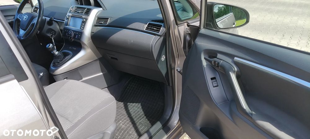 Toyota Corolla Verso - 22
