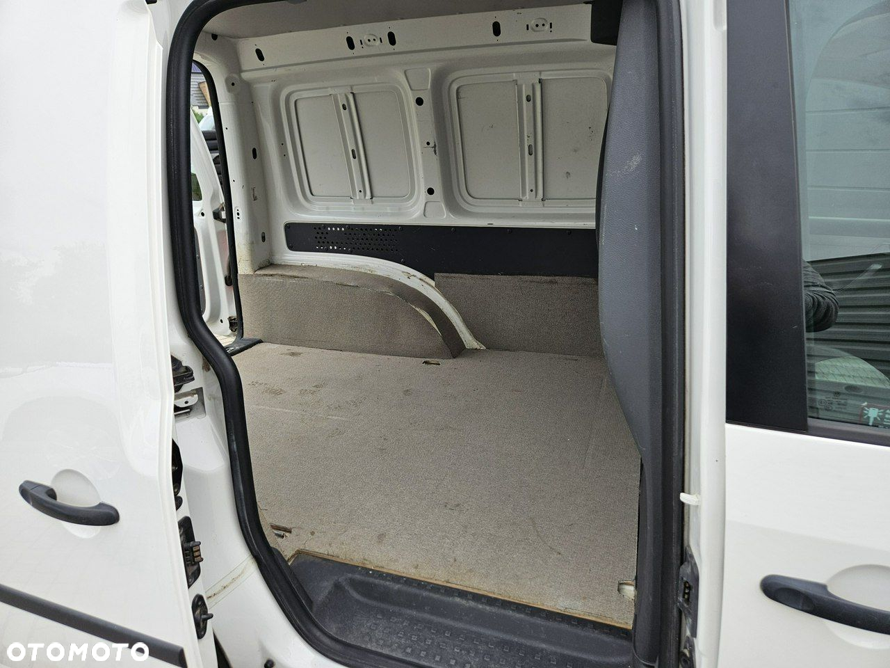 Volkswagen Caddy - 27