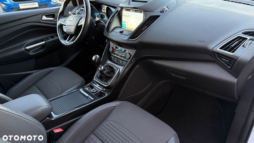 Ford Kuga - 22