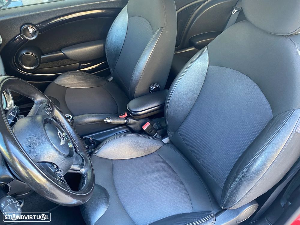 MINI 3 Portas Cooper D - 36