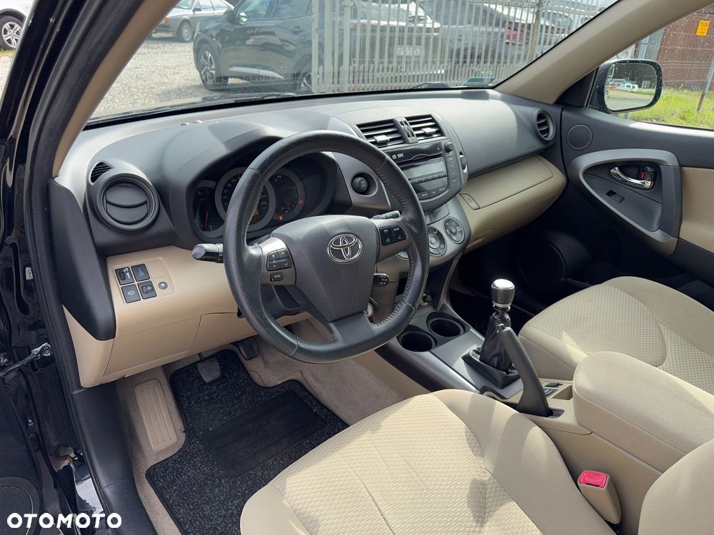 Toyota RAV4 2.2 D-4D Sol - 18