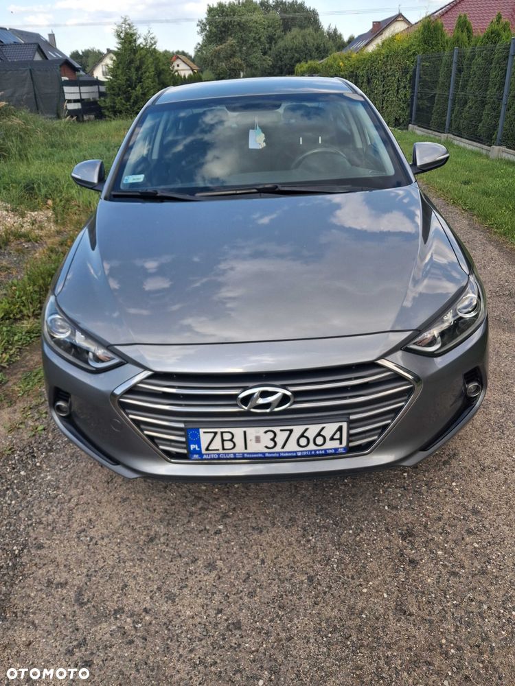 Hyundai Elantra - 2