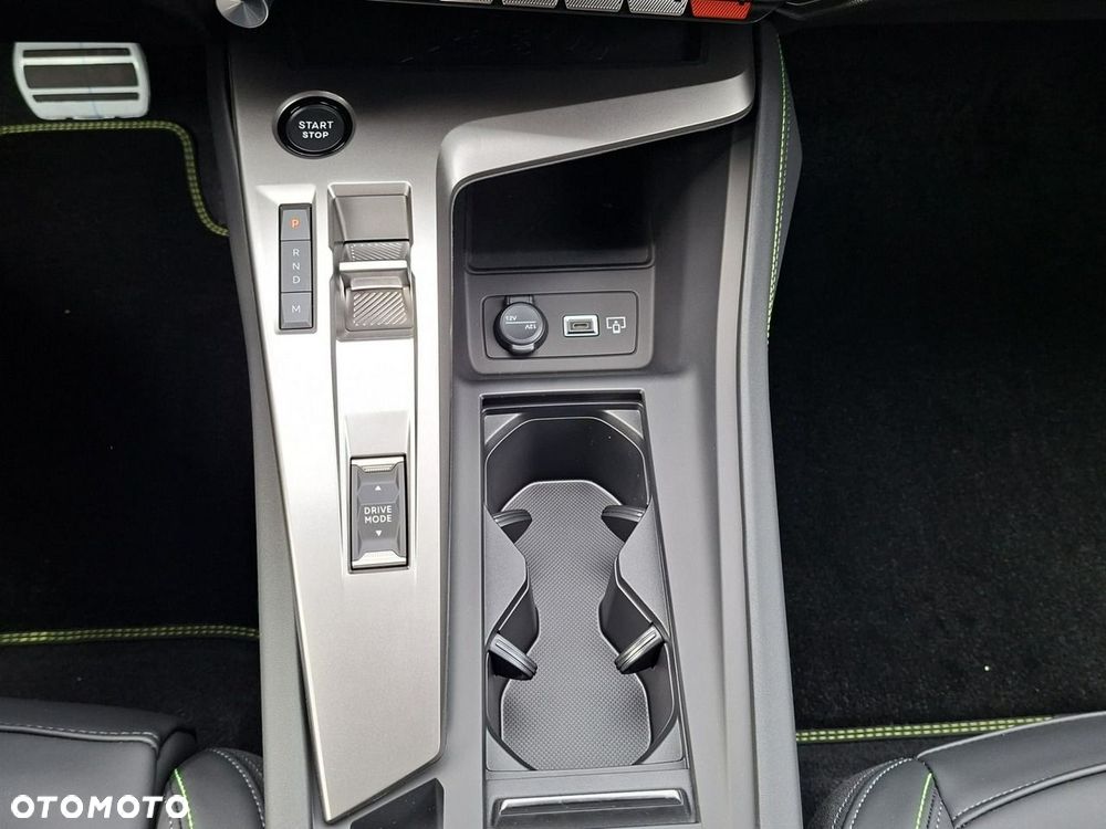 Peugeot 408 HYBRID 145 e-DSC6 GT - 35