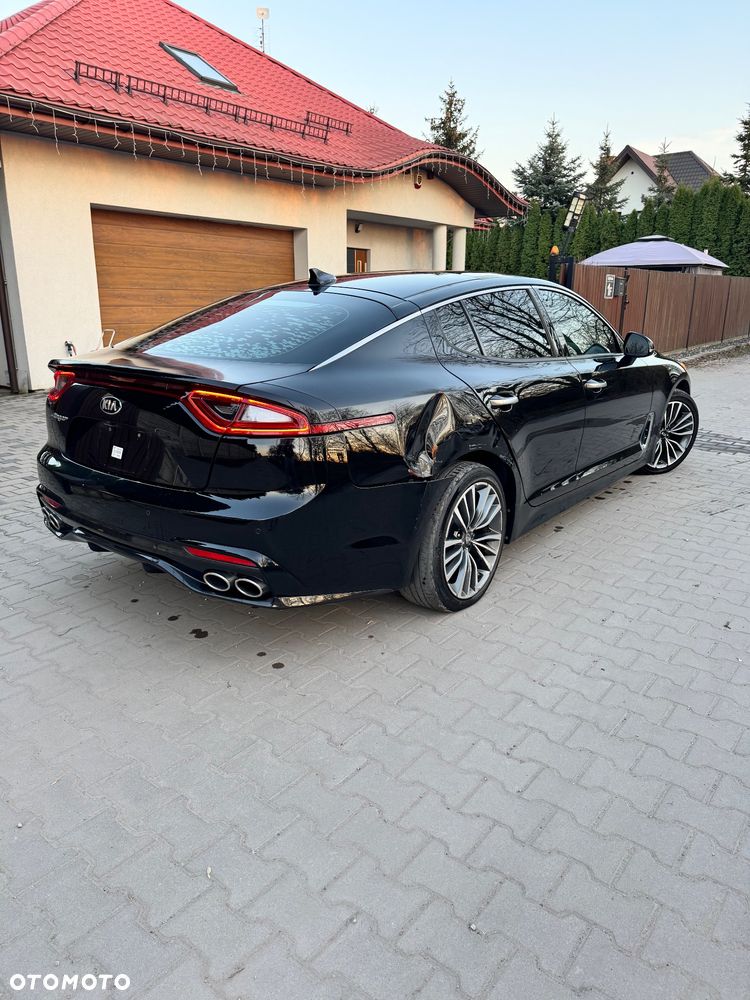 Kia Stinger - 10