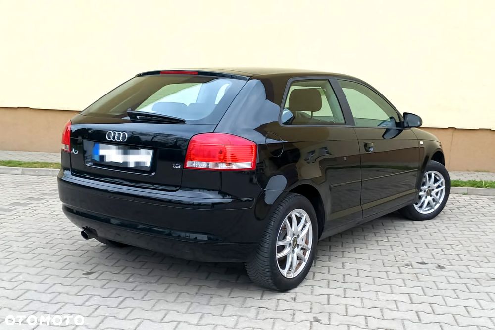 Audi A3 3-drzwiowe 1.6 Ambition - 4