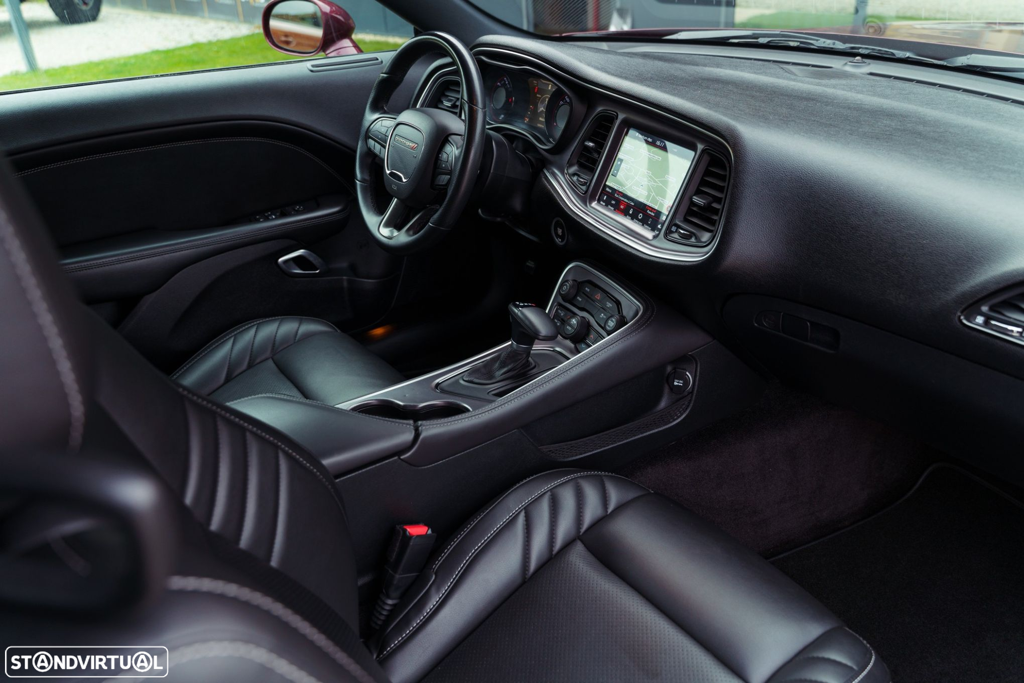 Dodge Challenger Auto SXT Plus - 27