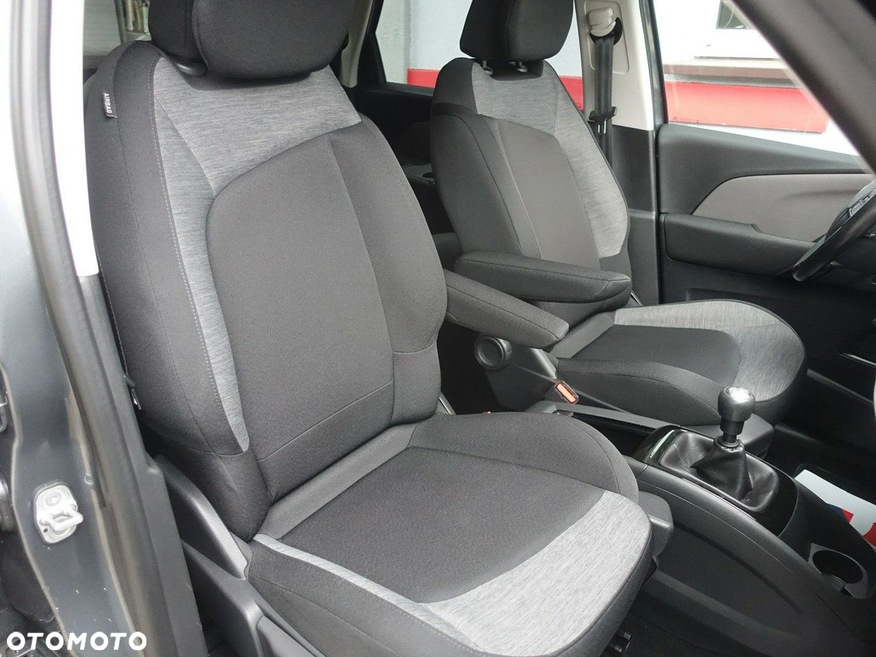 Citroën C4 Picasso 1.2 PureTech MoreLife - 13