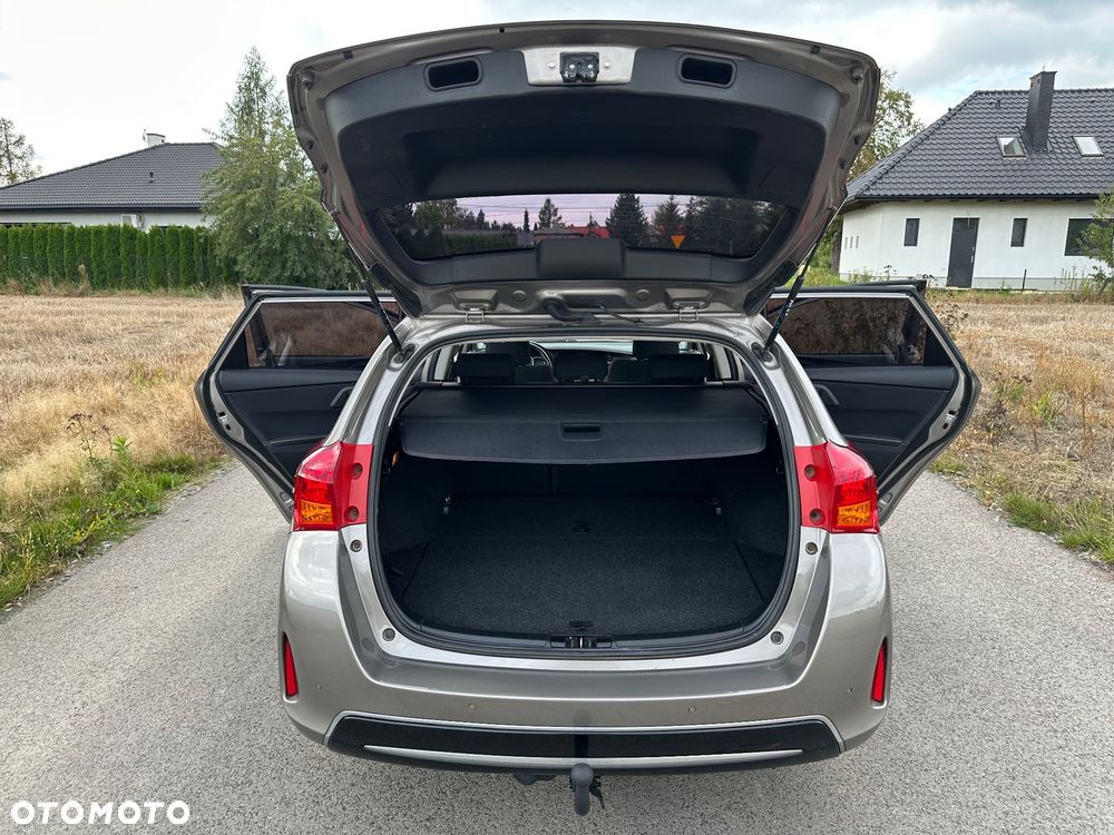 Toyota Auris 1.6 Premium - 15